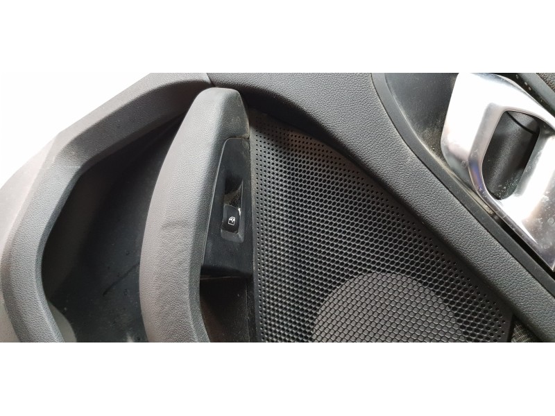 Recambio de guarnecido tapizado puerta trasera derecha para bmw serie 1 lim. (f40) 116d referencia OEM IAM 51429893844  