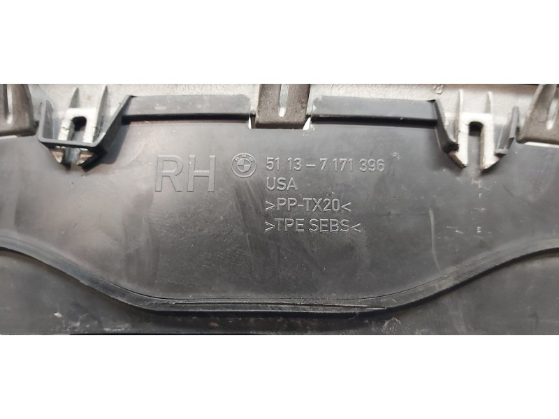 Recambio de rejilla delantera para bmw x5 (e70) xdrive35d referencia OEM IAM 51712150246  