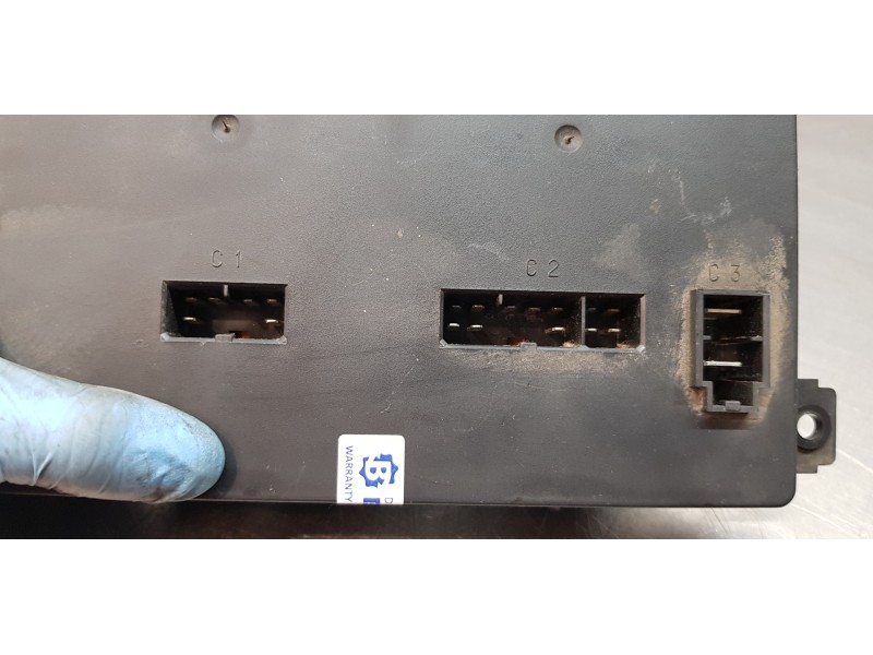 Recambio de caja reles / fusibles para nissan trade 100 caja cerrada, techo elevado referencia OEM IAM 24063G4900   Recambio de caja reles / fusibles para nissan trade 100 caja cerrada, techo elevado referencia OEM IAM 24063G4900