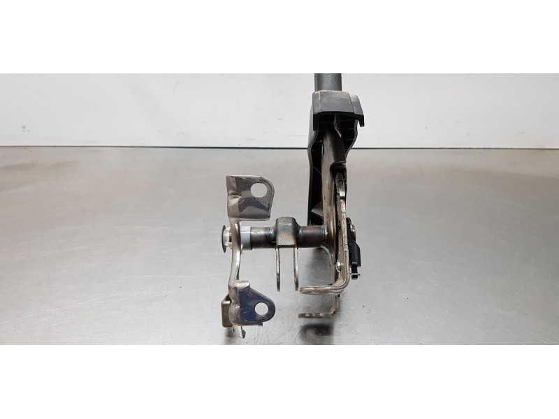 Recambio de palanca freno de mano para chevrolet trax lt 4x4 referencia OEM IAM    Recambio de palanca freno de mano para chevrolet trax lt 4x4 referencia OEM IAM