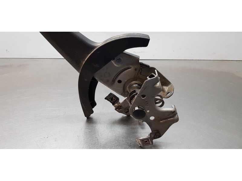 Recambio de palanca freno de mano para chevrolet trax lt 4x4 referencia OEM IAM    Recambio de palanca freno de mano para chevrolet trax lt 4x4 referencia OEM IAM