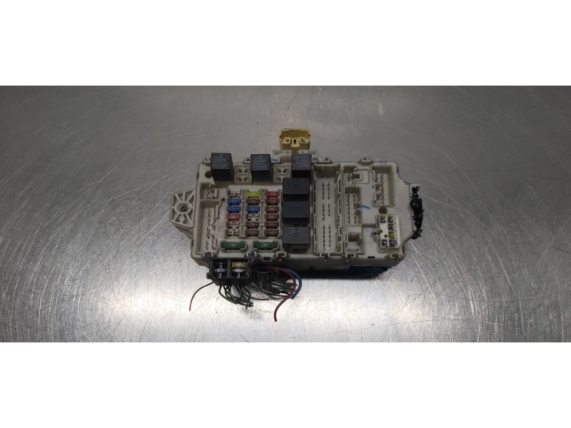Recambio de caja reles / fusibles para mitsubishi outlander (cu0w) 2.0 4wd referencia OEM IAM MR587875  