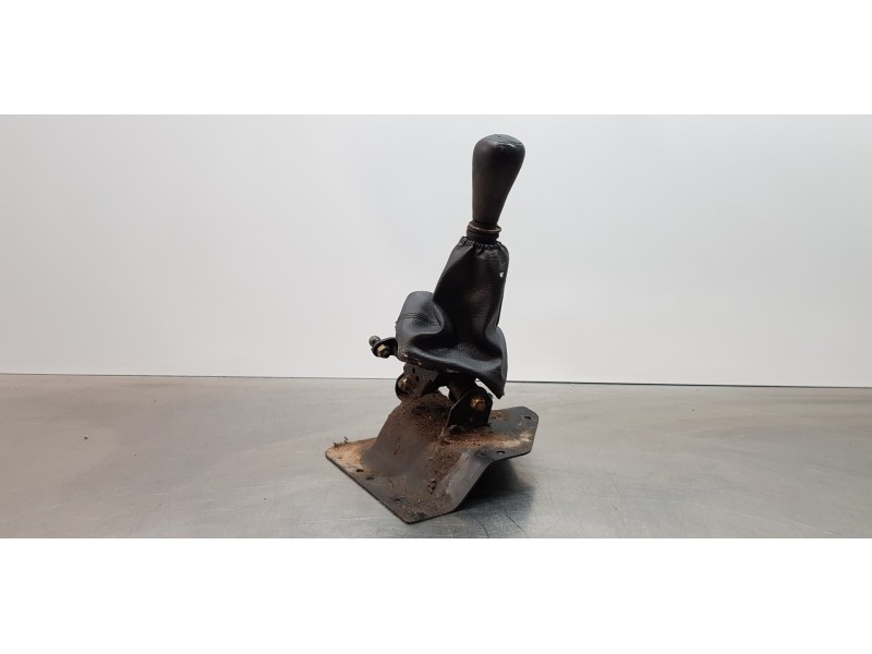 Recambio de palanca cambio para nissan trade 100 caja cerrada, techo elevado referencia OEM IAM    Recambio de palanca cambio para nissan trade 100 caja cerrada, techo elevado referencia OEM IAM