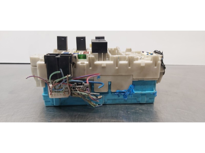 Recambio de caja reles / fusibles para mitsubishi outlander (cu0w) 2.0 4wd referencia OEM IAM MR587875  