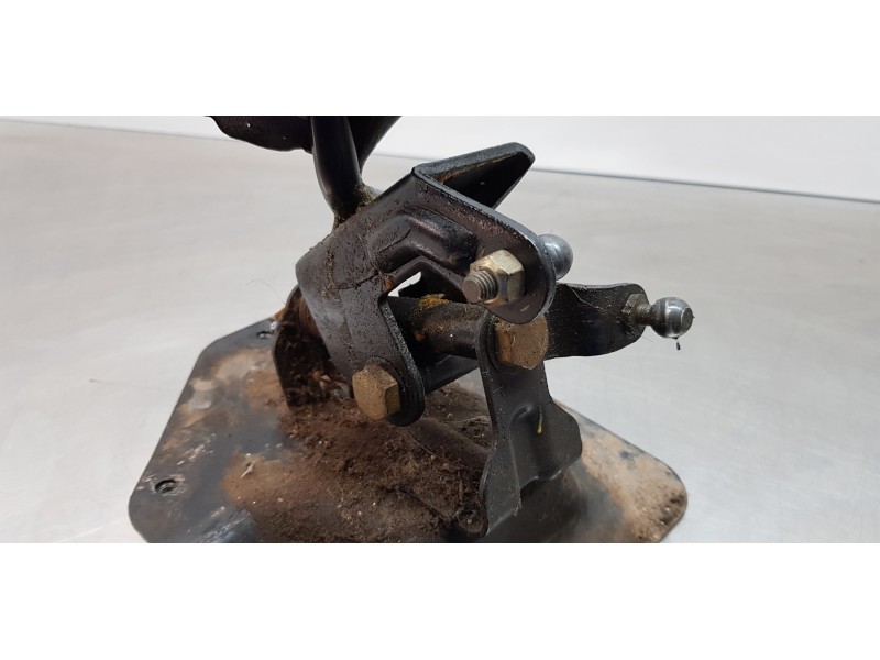 Recambio de palanca cambio para nissan trade 100 caja cerrada, techo elevado referencia OEM IAM    Recambio de palanca cambio para nissan trade 100 caja cerrada, techo elevado referencia OEM IAM