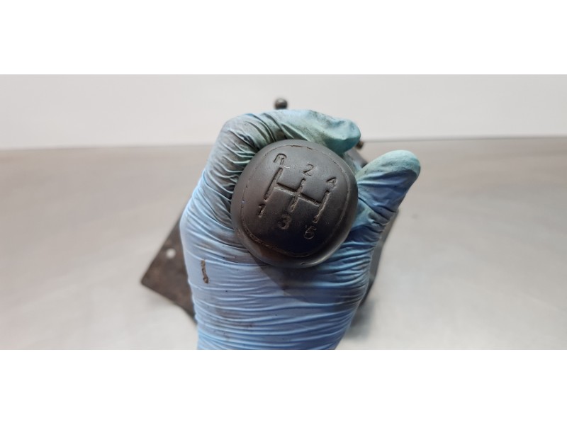 Recambio de palanca cambio para nissan trade 100 caja cerrada, techo elevado referencia OEM IAM    Recambio de palanca cambio para nissan trade 100 caja cerrada, techo elevado referencia OEM IAM