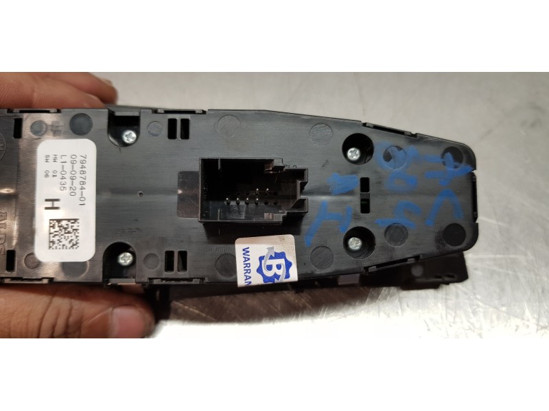 Recambio de mando elevalunas delantero izquierdo para bmw serie 1 lim. (f40) 116d referencia OEM IAM 61317948784 794878401 