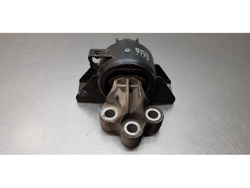 Recambio de soporte motor izquierdo para chevrolet trax lt 4x4 referencia OEM IAM 95127173  