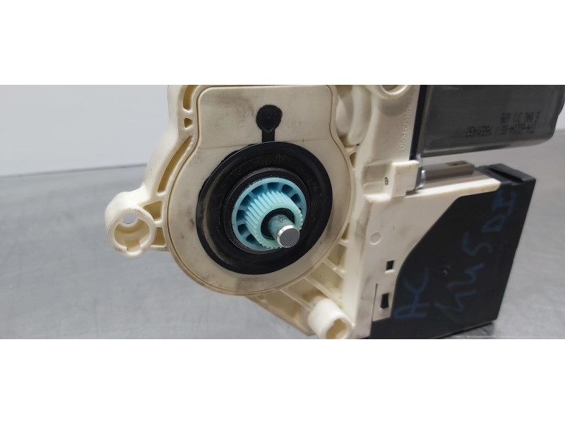 Recambio de motor elevalunas delantero izquierdo para seat leon (1p1) reference referencia OEM IAM 3C8959701Z01 1P0837401AB 