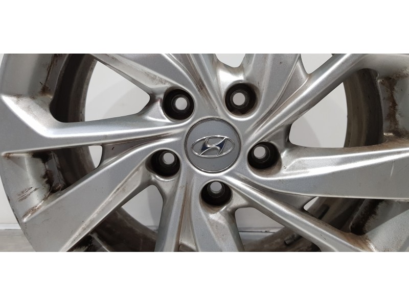 Recambio de llanta para hyundai tucson klass 2wd referencia OEM IAM 5152910D7290  