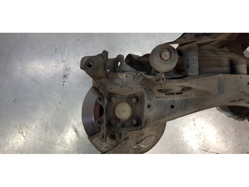 Recambio de mangueta trasera derecha para bmw serie 1 lim. (f40) 116d referencia OEM IAM 33308842880  