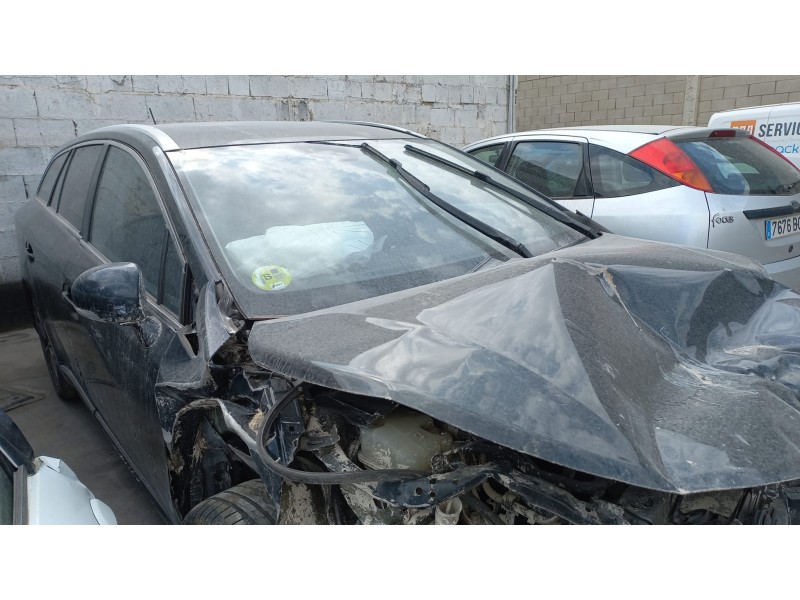 toyota avensis cross sport (t27) del año 2010