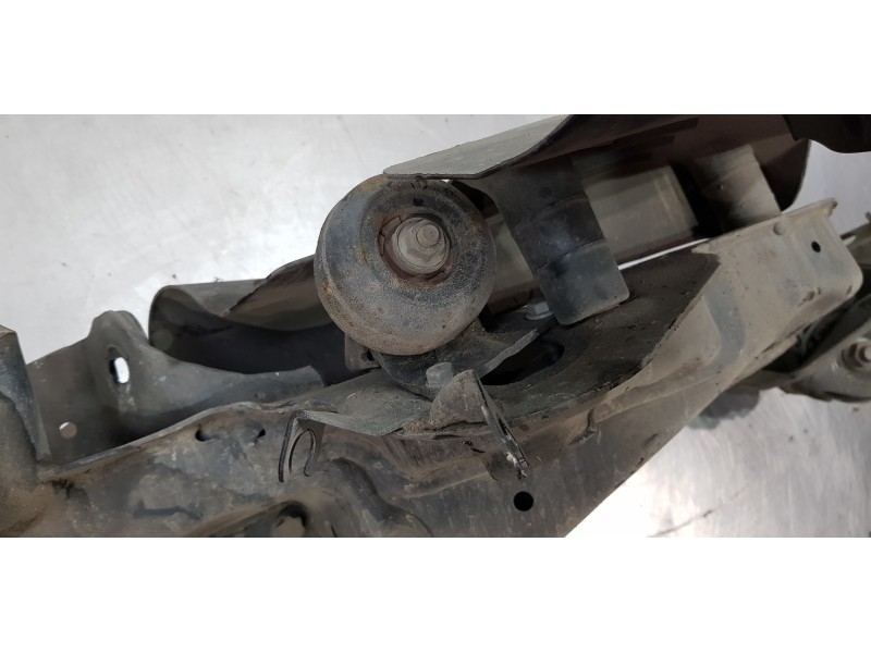 Recambio de mangueta trasera derecha para bmw serie 1 lim. (f40) 116d referencia OEM IAM 33308842880  