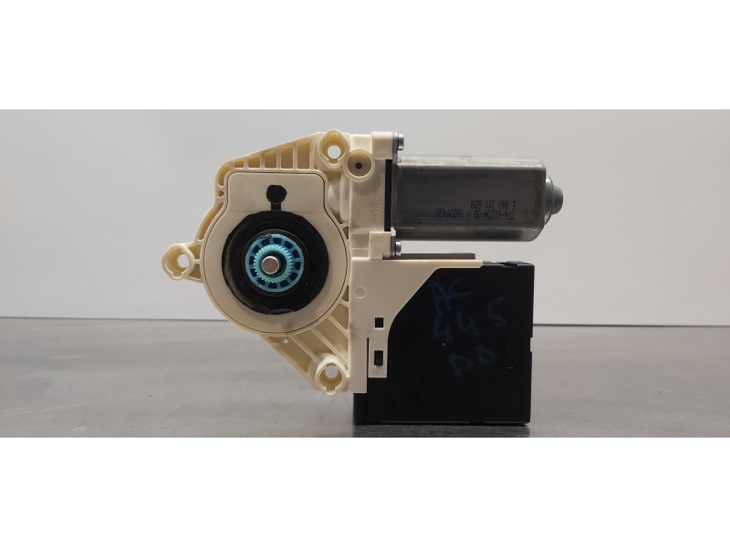 Recambio de motor elevalunas delantero derecho para seat leon (1p1) reference referencia OEM IAM 3C8959702Z01 1P0837402AB 