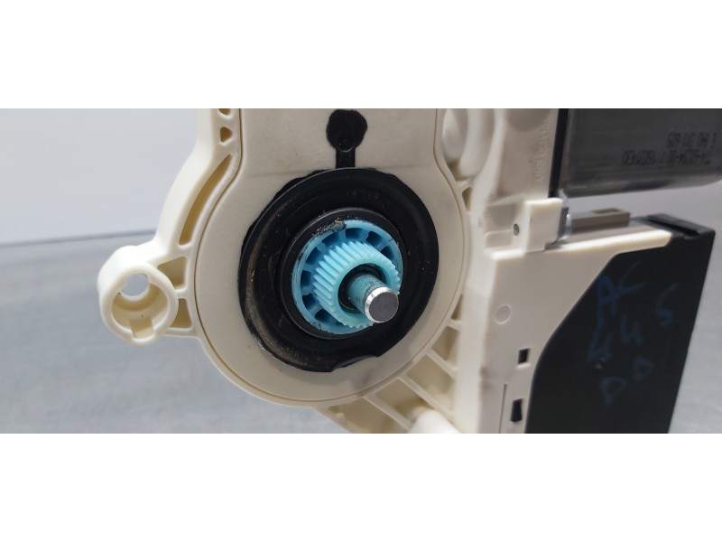 Recambio de motor elevalunas delantero derecho para seat leon (1p1) reference referencia OEM IAM 3C8959702Z01 1P0837402AB 