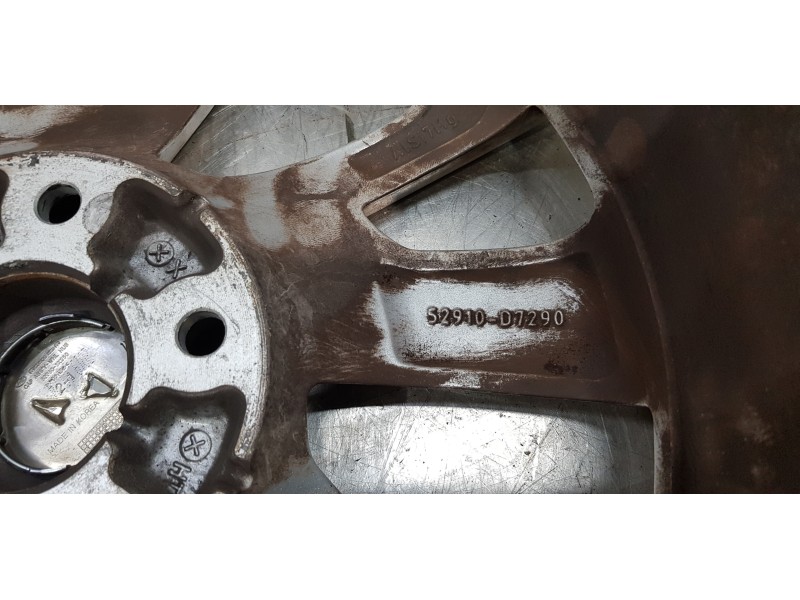 Recambio de llanta para hyundai tucson klass 2wd referencia OEM IAM 5152910D7290  