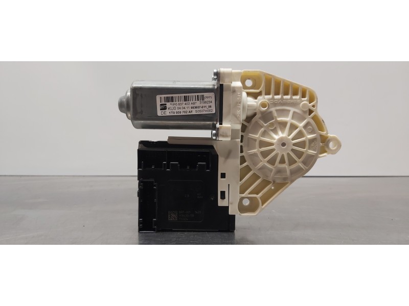 Recambio de motor elevalunas delantero derecho para seat leon (1p1) reference referencia OEM IAM 3C8959702Z01 1P0837402AB 