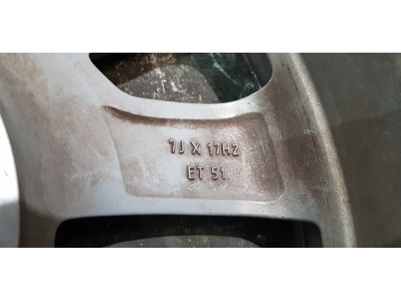 Recambio de llanta para hyundai tucson klass 2wd referencia OEM IAM 5152910D7290  