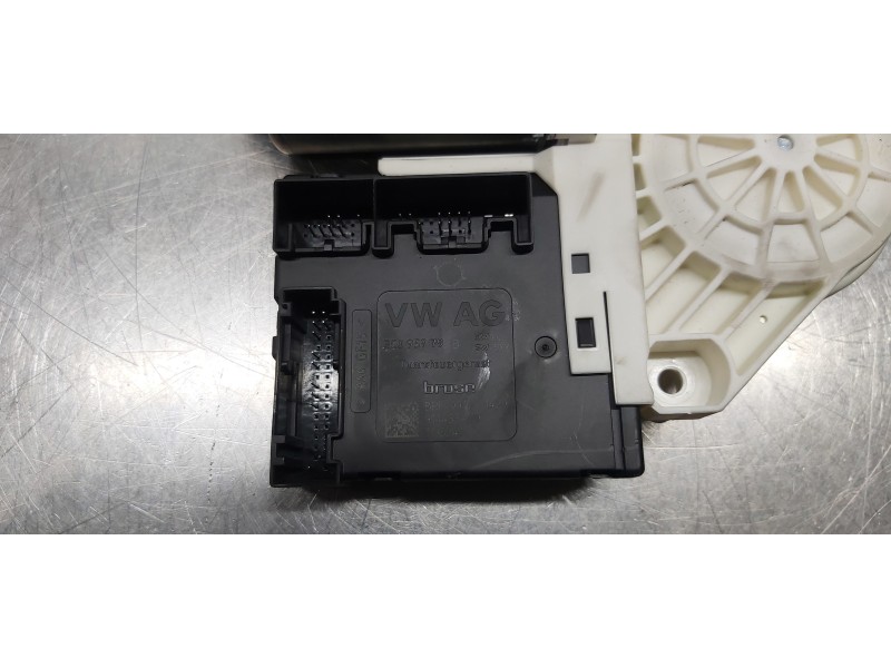 Recambio de motor elevalunas delantero derecho para seat leon (1p1) reference referencia OEM IAM 3C8959702Z01 1P0837402AB 