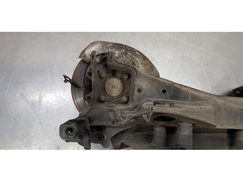 Recambio de mangueta trasera izquierda para bmw serie 1 lim. (f40) 116d referencia OEM IAM 33308842879  