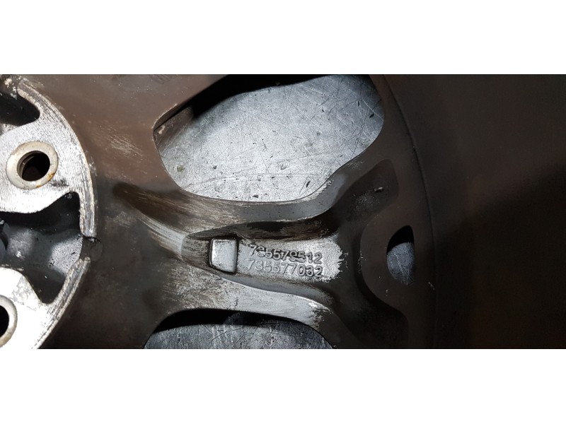 Recambio de llanta para fiat 500 l (330) urban referencia OEM IAM 735579512  