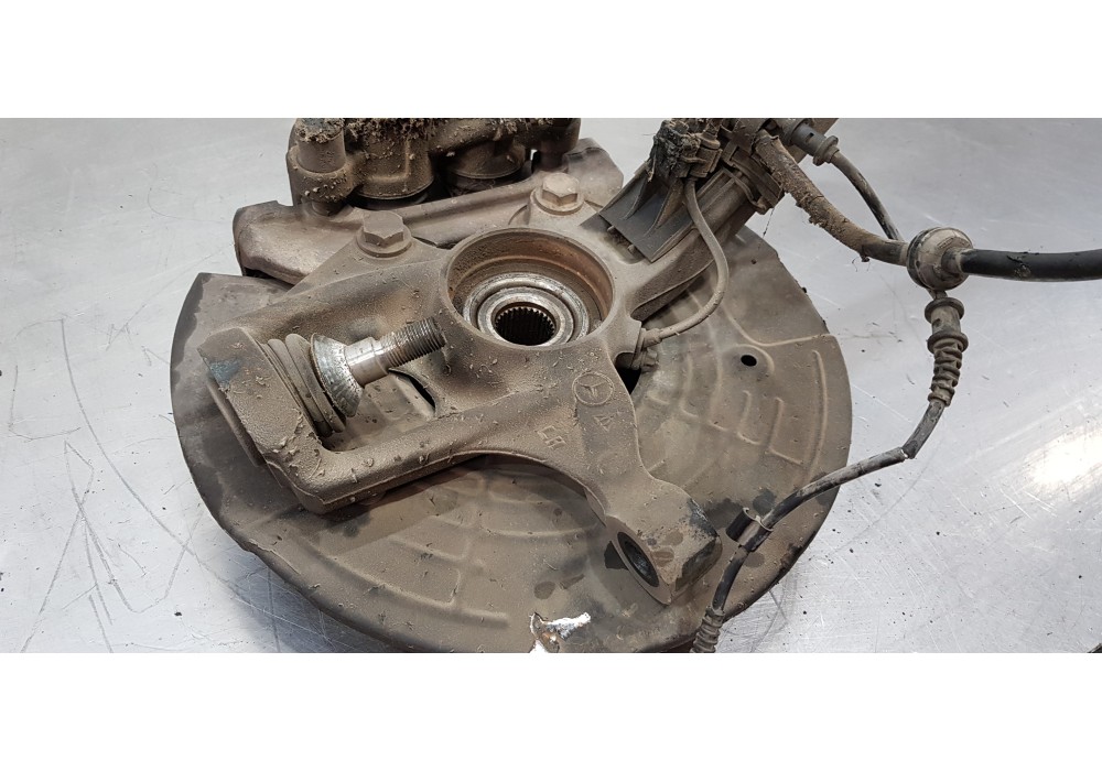 Recambio de mangueta delantera izquierda para mercedes clase r (w251) 320 cdi (251.022) referencia OEM IAM A2513301320  