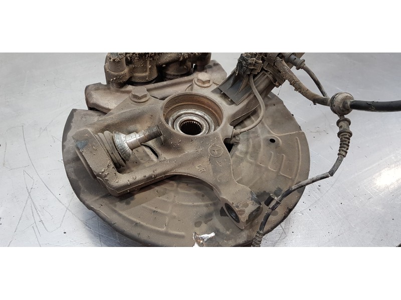 Recambio de mangueta delantera izquierda para mercedes clase r (w251) 320 cdi (251.022) referencia OEM IAM A2513301320  