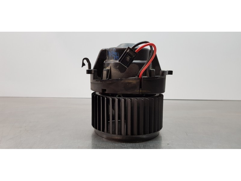 Recambio de motor calefaccion para bmw serie 1 lim. (f40) 116d referencia OEM IAM 64119297751  