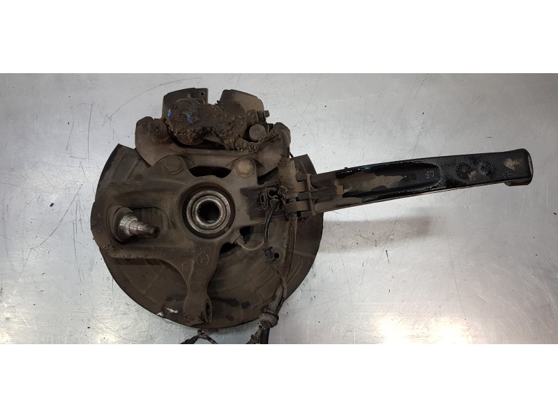 Recambio de mangueta delantera izquierda para mercedes clase r (w251) 320 cdi (251.022) referencia OEM IAM A2513301320  