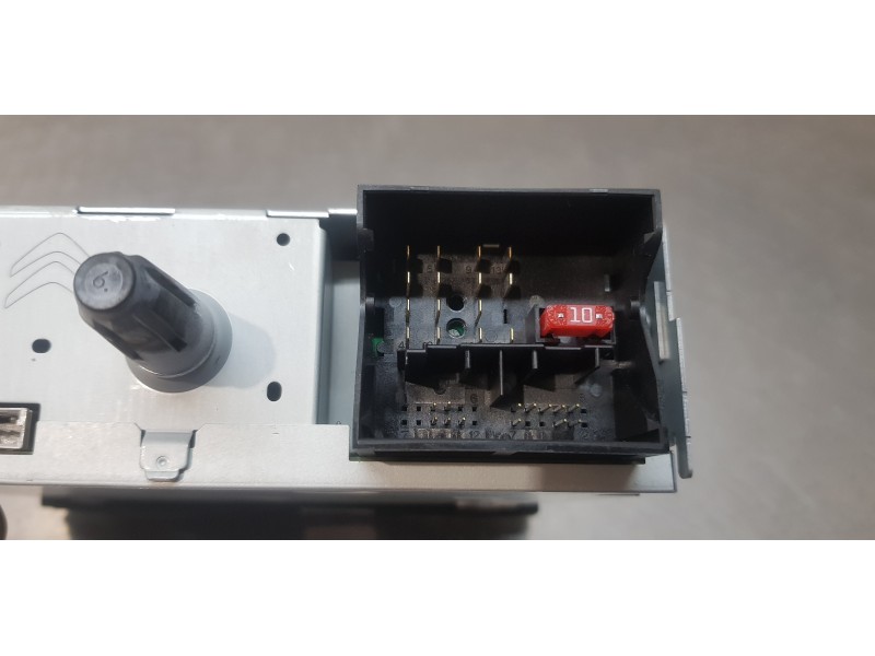 Recambio de sistema audio / radio cd para peugeot 5008 access referencia OEM IAM 96784950XT  