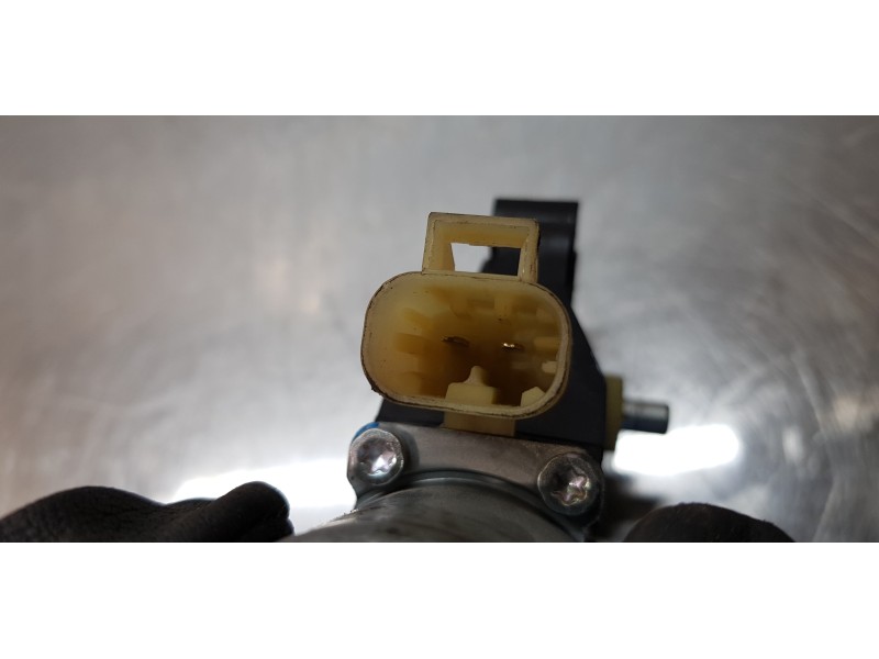 Recambio de motor elevalunas delantero derecho para chevrolet cruze lt referencia OEM IAM 95226746   Recambio de motor elevalunas delantero derecho para chevrolet cruze lt referencia OEM IAM 95226746