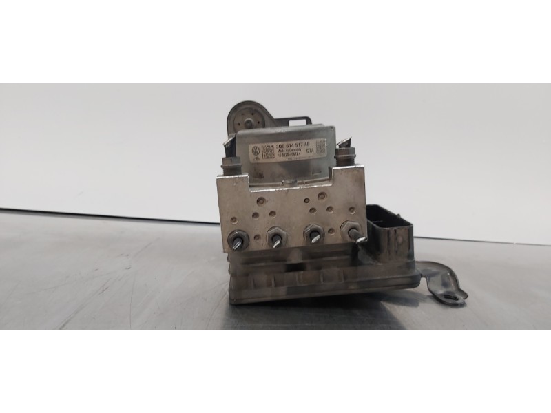 Recambio de abs para skoda superb (3v3) active referencia OEM IAM 3Q614517AB  