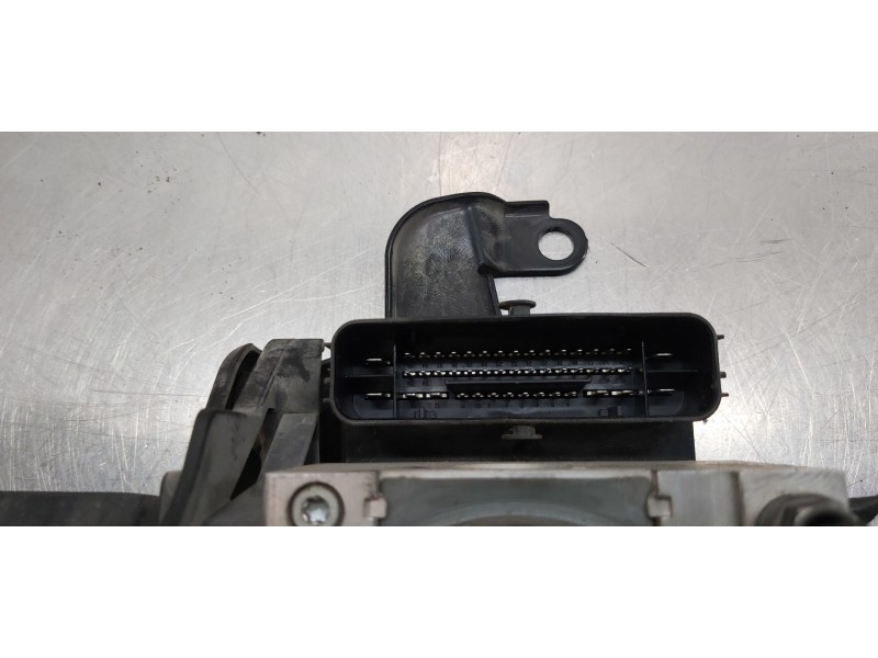 Recambio de abs para skoda superb (3v3) active referencia OEM IAM 3Q614517AB  