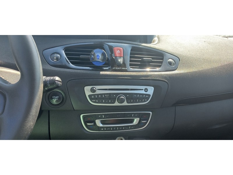 renault scenic iii del año 2011