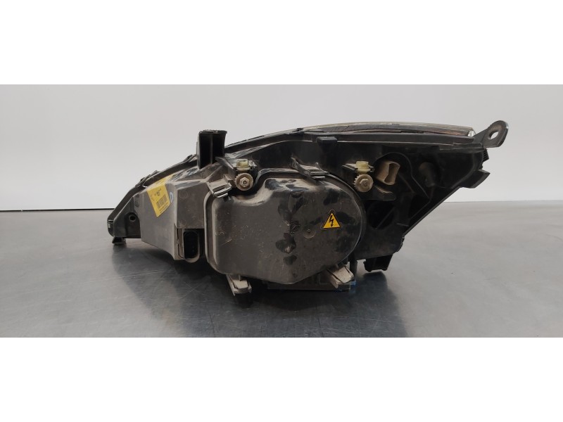 Recambio de faro derecho para ford focus berlina (cak) trend referencia OEM IAM 2M5113W029DE  