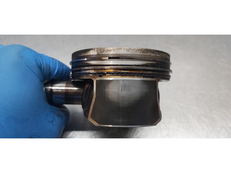 Recambio de piston para volkswagen golf vi (5k1) sport referencia OEM IAM 03C107065BF   Recambio de piston para volkswagen golf vi (5k1) sport referencia OEM IAM 03C107065BF