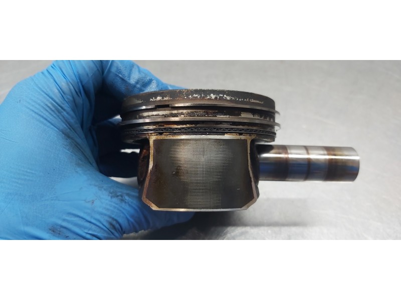 Recambio de piston para volkswagen golf vi (5k1) sport referencia OEM IAM 03C107065BF   Recambio de piston para volkswagen golf vi (5k1) sport referencia OEM IAM 03C107065BF