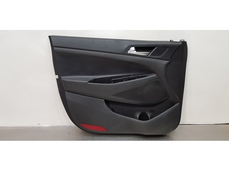 Recambio de guarnecido tapizado puerta delantera izquierda para hyundai tucson klass 2wd referencia OEM IAM 82307D7360TTP  
