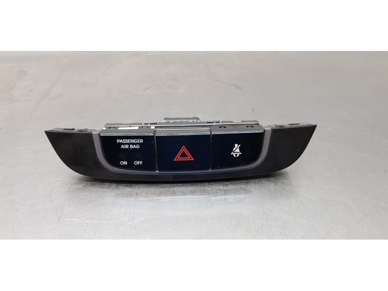 Recambio de warning para hyundai ix35 classic 2wd referencia OEM IAM 937902S000   Recambio de warning para hyundai ix35 classic 2wd referencia OEM IAM 937902S000