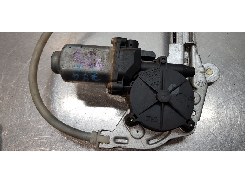 Recambio de elevalunas trasero izquierdo para renault laguna ii (bg0) authentique referencia OEM IAM 8200000557   Recambio de elevalunas trasero izquierdo para renault laguna ii (bg0) authentique referencia OEM IAM 8200000557