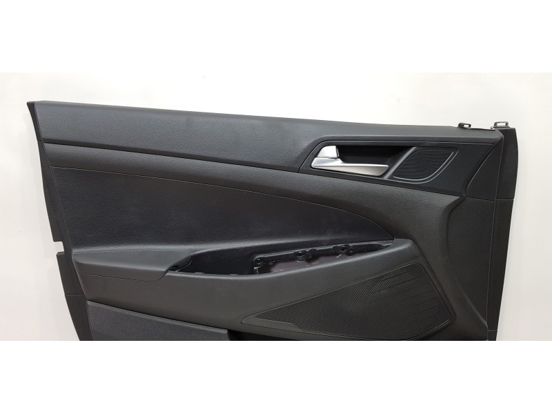 Recambio de guarnecido tapizado puerta delantera izquierda para hyundai tucson klass 2wd referencia OEM IAM 82307D7360TTP  