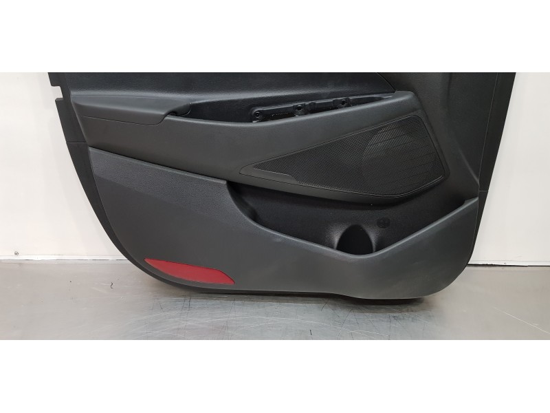 Recambio de guarnecido tapizado puerta delantera izquierda para hyundai tucson klass 2wd referencia OEM IAM 82307D7360TTP  