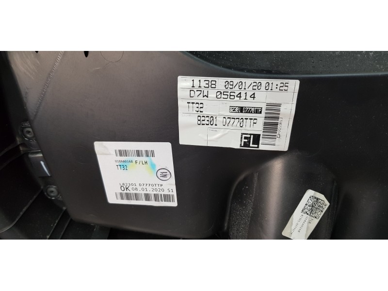 Recambio de guarnecido tapizado puerta delantera izquierda para hyundai tucson klass 2wd referencia OEM IAM 82307D7360TTP  