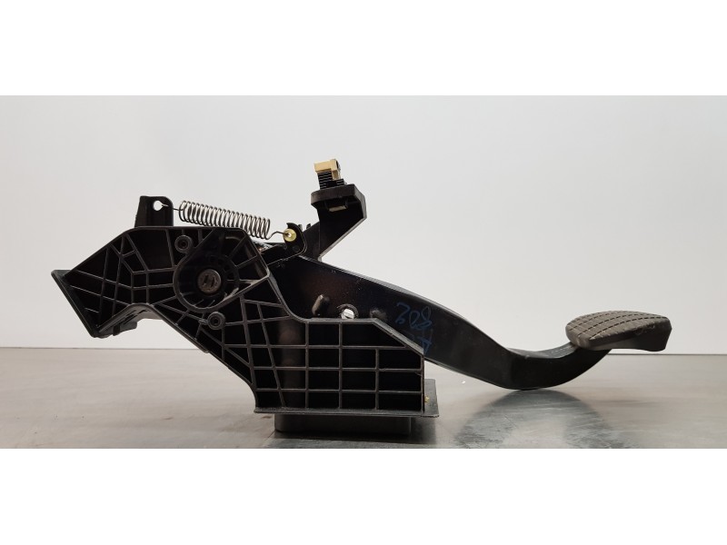 Recambio de pedal freno para bmw serie 1 lim. (f40) 116d referencia OEM IAM 35006856596 6856596 