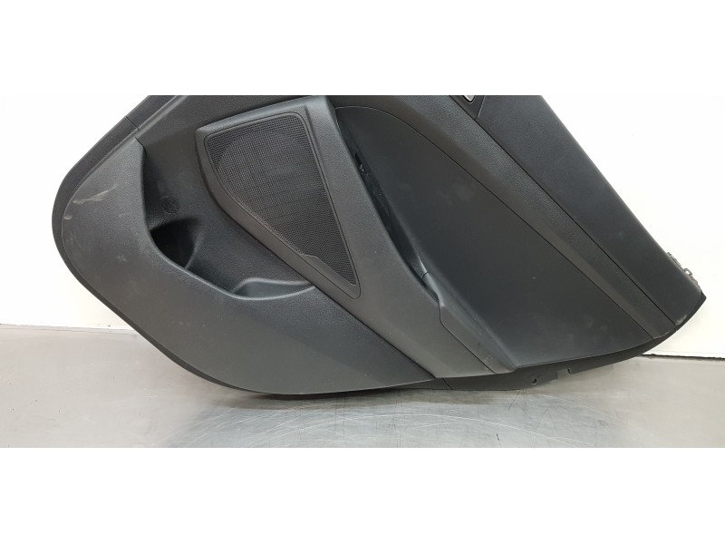 Recambio de guarnecido tapizado puerta trasera derecha para hyundai tucson klass 2wd referencia OEM IAM 83302D7050TTP  