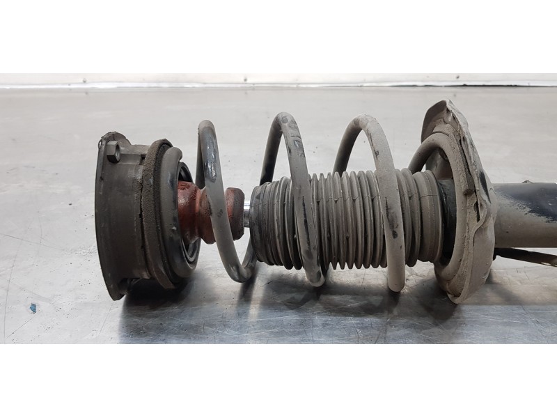 Recambio de amortiguador delantero derecho para skoda superb (3v3) active referencia OEM IAM 3Q0413031BG  