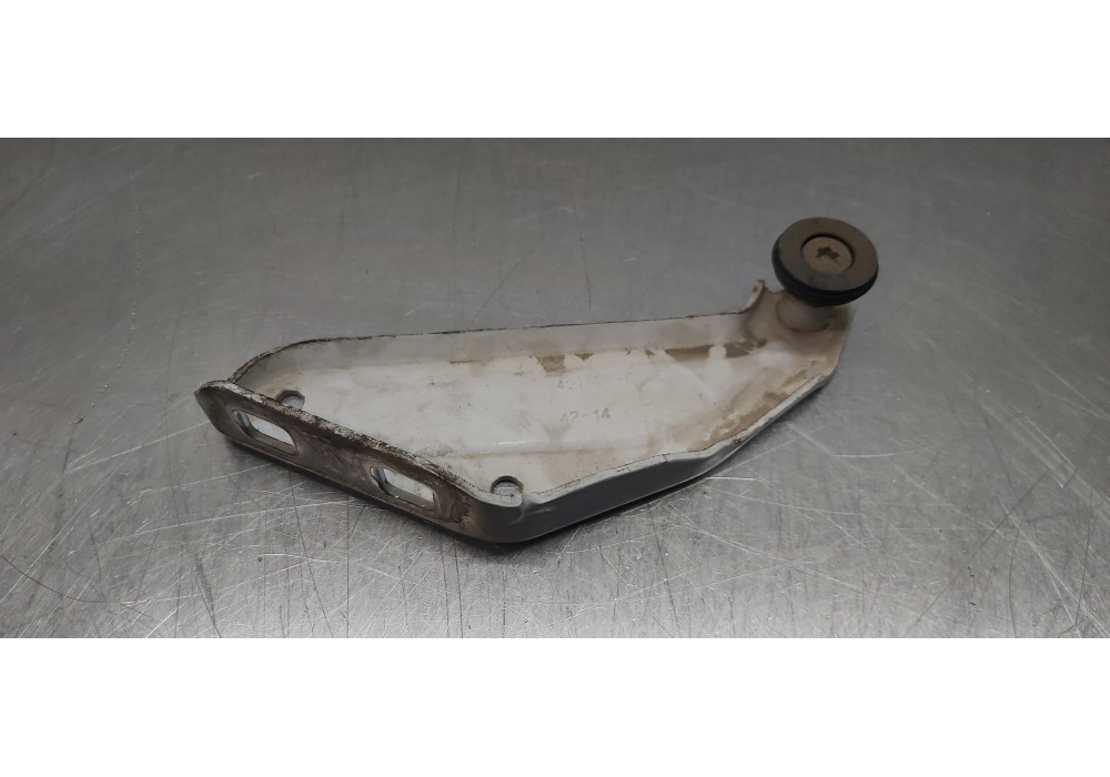 Recambio de soporte / guia puerta corredera para renault kangoo furgón professional referencia OEM IAM 8200497626  