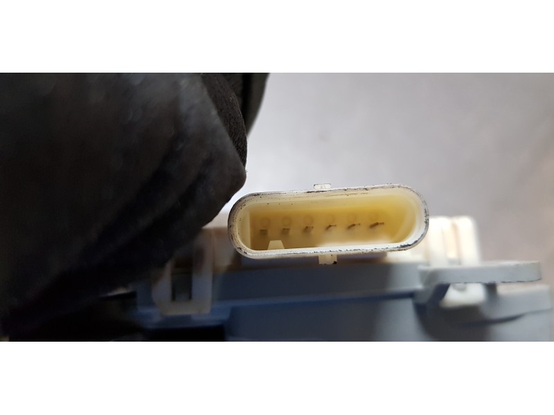 Recambio de cerradura puerta delantera derecha para audi a6 lim. (4g2) 3.0 tdi quattro referencia OEM IAM 8J1837016C  