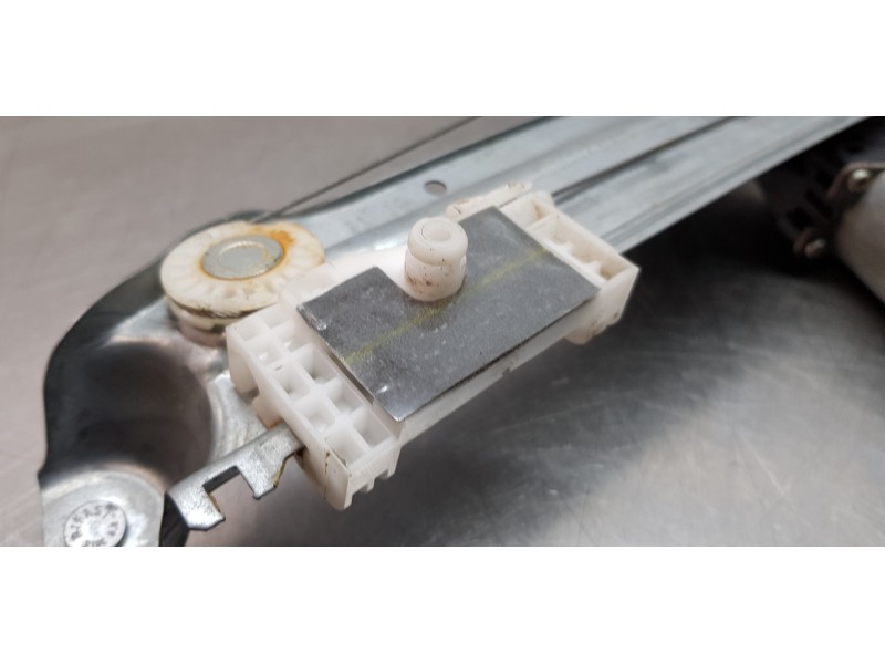 Recambio de elevalunas trasero derecho para renault espace v icon referencia OEM IAM 827204540R  