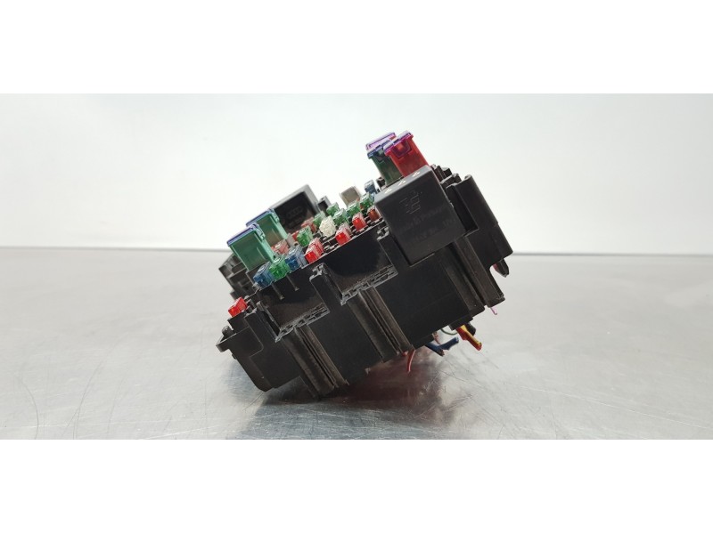 Recambio de caja reles / fusibles para volkswagen crafter kasten (sy) furgón 35 bl ta fwd referencia OEM IAM 5Q0937615C  